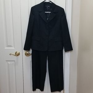 Evan Picone black pant suit sz 12 petite